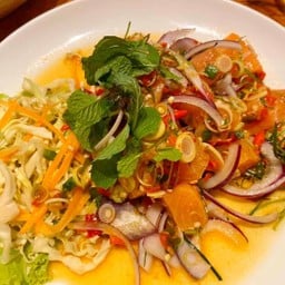 พล่าแซลมอน