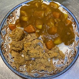 ข้าวแกงกะหรี่ไก่ป๊อป