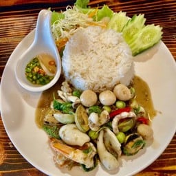 ข้าวแกงเขียวหวานทะเล