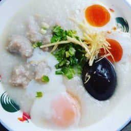 โจ๊กหมูล้วน + 3 ไข่