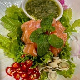 ยำแซลมอน