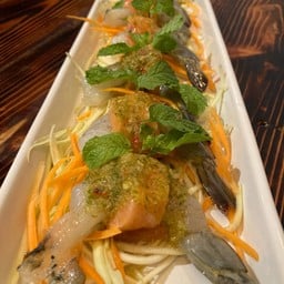 แซลมอนพันกุ้ง