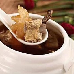 ซุปซี่โครงหมูสาหร่าย海带排骨汤