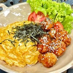 ข้าวไข่ข้น ไก่กรอบซอสการ์ลิค