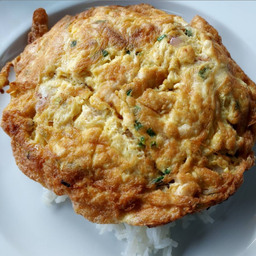ข้าวไข่เจียวทรงเครื่อง