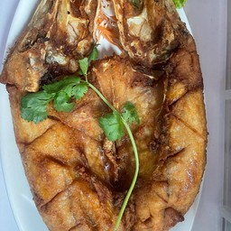 ชายคามหานคร -