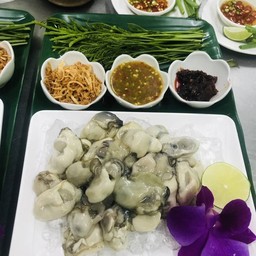 หอยนางรมทรงเครื่อง