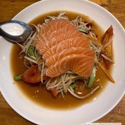 ส้มตำปลาร้าแซลมอน