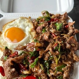 กะเพราเนื้อสด(ราคาไม่รวมไข่ดาว)