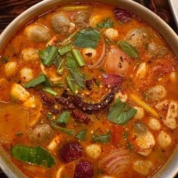 ต้มยำทะเลหม้อไฟ   น้ำข้น & น้ำใส