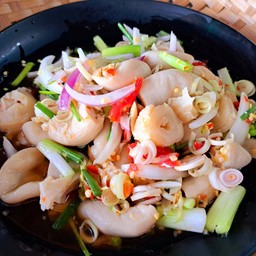 ยำไส้ตัน