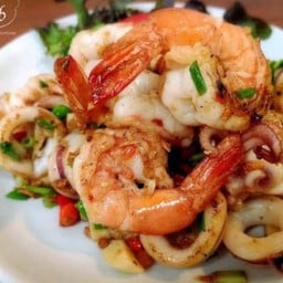 ข้าวราดพริกเกลือทะเล