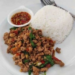 อาหารตามสั่ง by ครัวแม่อุ๊ย ซอยขัวมุง
