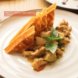 Waffle With Thai Green Curry วาฟเฟิลแกงเขียวหวานไก่