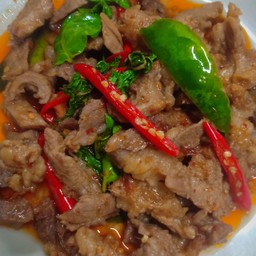 พริกแกงเนื้อราดข้าว