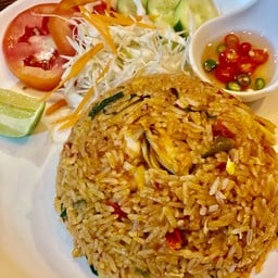 ข้าวผัดต้มยำหมู