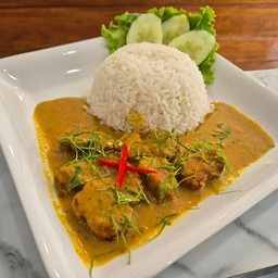 ข้าวฉู่ฉี่ปลากระพงทอด