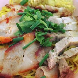 บะหมี่หมูแดง หมูกรอบ