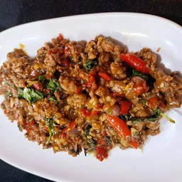 ผัดกะเพราเนื้อสับ (100 กรัม)