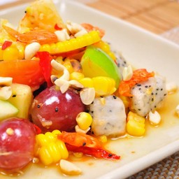 Thai Style Papaya Salad With Fruit