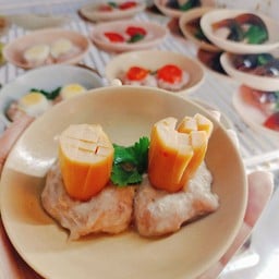 หมูใส้กอก