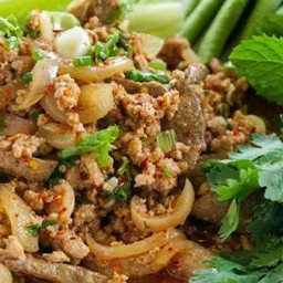 ข้าวราดลาบหมู + ไข่ดาว(หรือไข่ต้ม)