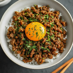 (โปรโมชั่นพิเศษ) ข้าวเนื้อออสเตรเลียสับ + ไข่ 