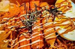 ยากิโซบะ หน้า ปูอัด ใส้กรอก ไข่ต้มยางมะตูม โรยสาหร่าย