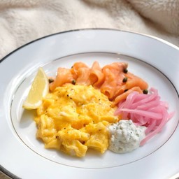 Smoked salmon &Eggs