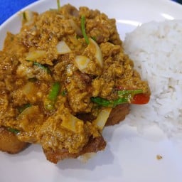 ข้าวปลาดอลลี่ผัดผงกะหรี่