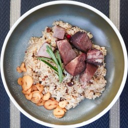 ข้าวผัดมันเนื้อหน้าลิ้นวัวซูวี