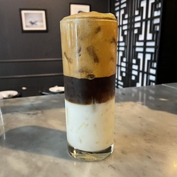 กาแฟเย็นบากสิ้ว ฮานอย Bik Siiew Icod Coffee Hanoi