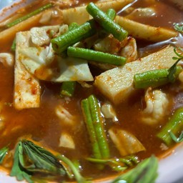 แกงส้มกุ้งผักรวม