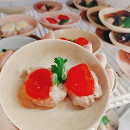 หมูไข่แดง