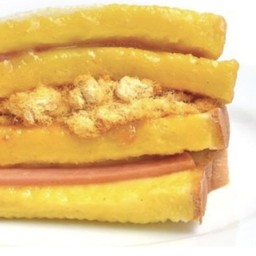 แซนวิชโบราณ โบโลน่าหมูหยอง