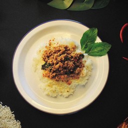 กะเพราหมูชิ้น