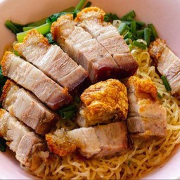 บะหมี่หมูกรอบ