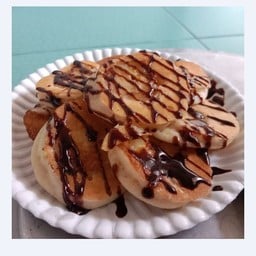 แพนเค้กกล้วยหอมราดช๊อก6ชิ้น