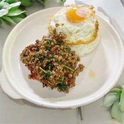 ข้าวผัดกระเพราให้เลือกชนิดเนื้อสัตว์