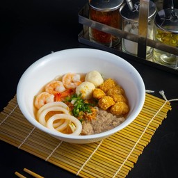 ก๋วยเตี๋ยวน้ำใส หมู,ทะเล