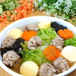 เเกงจืดเต้าหู้หมูสับสาหร่าย