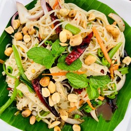 ยำขนมจีนน้ำปลาร้า(สูตรลับเฉพาะของทางร้าน)