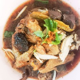ก๋วยเตี๋ยวไก่ต้มยำน้ำพริกเผา(ธรรมดา)