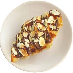 ครอฟเฟิลนูเทลล่าอัลมอนด์