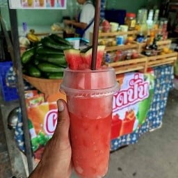 ผลไม้สดปั่นภูเขาไฟ