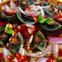 ยำไข่เยี่ยวม้า