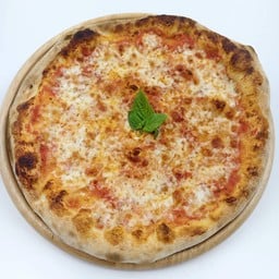 Margarita Pizza.