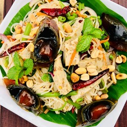 ยำขนมจีนน้ำปลาร้าหมูยอ+ไข่เยี่ยวม้า (สูตรลับเฉพาะของทางร้าน)