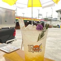 เสาวรส โซดา