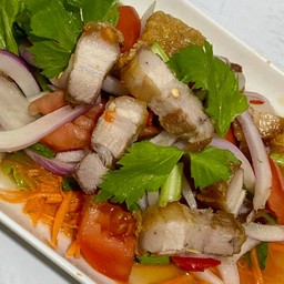 ยำหมูกรอบ